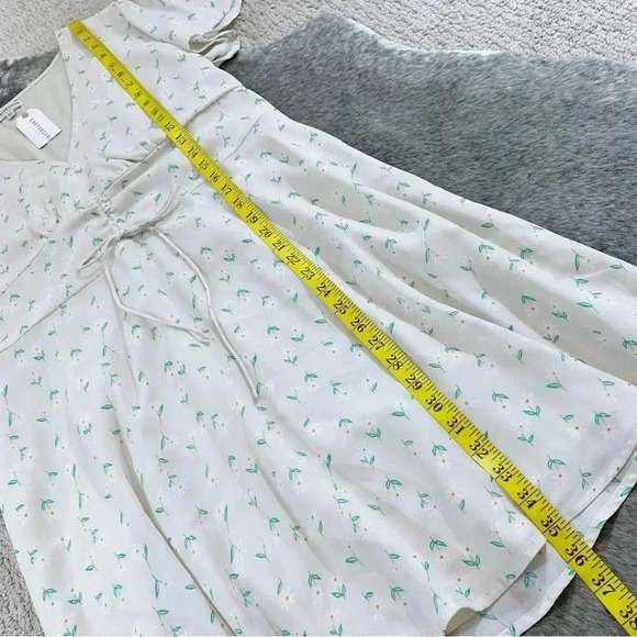 NWT White Daisy Drawstring Dress - Picture 11 of 13